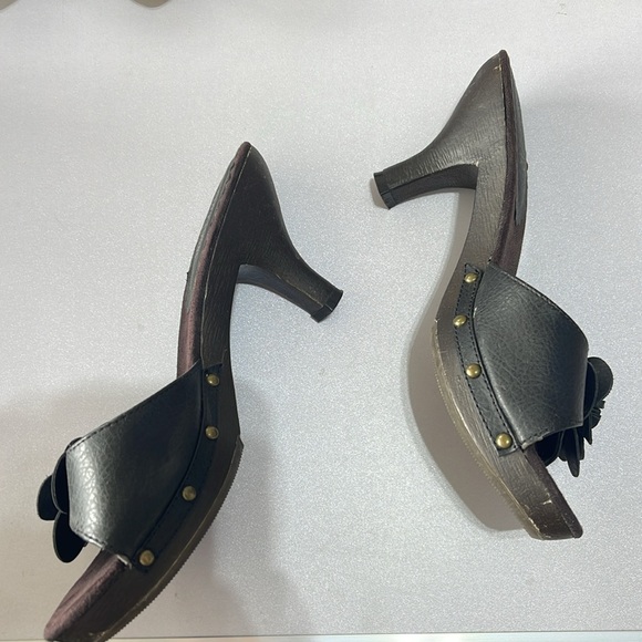 Mossimo Black Floral Heels - Picture 2 of 3